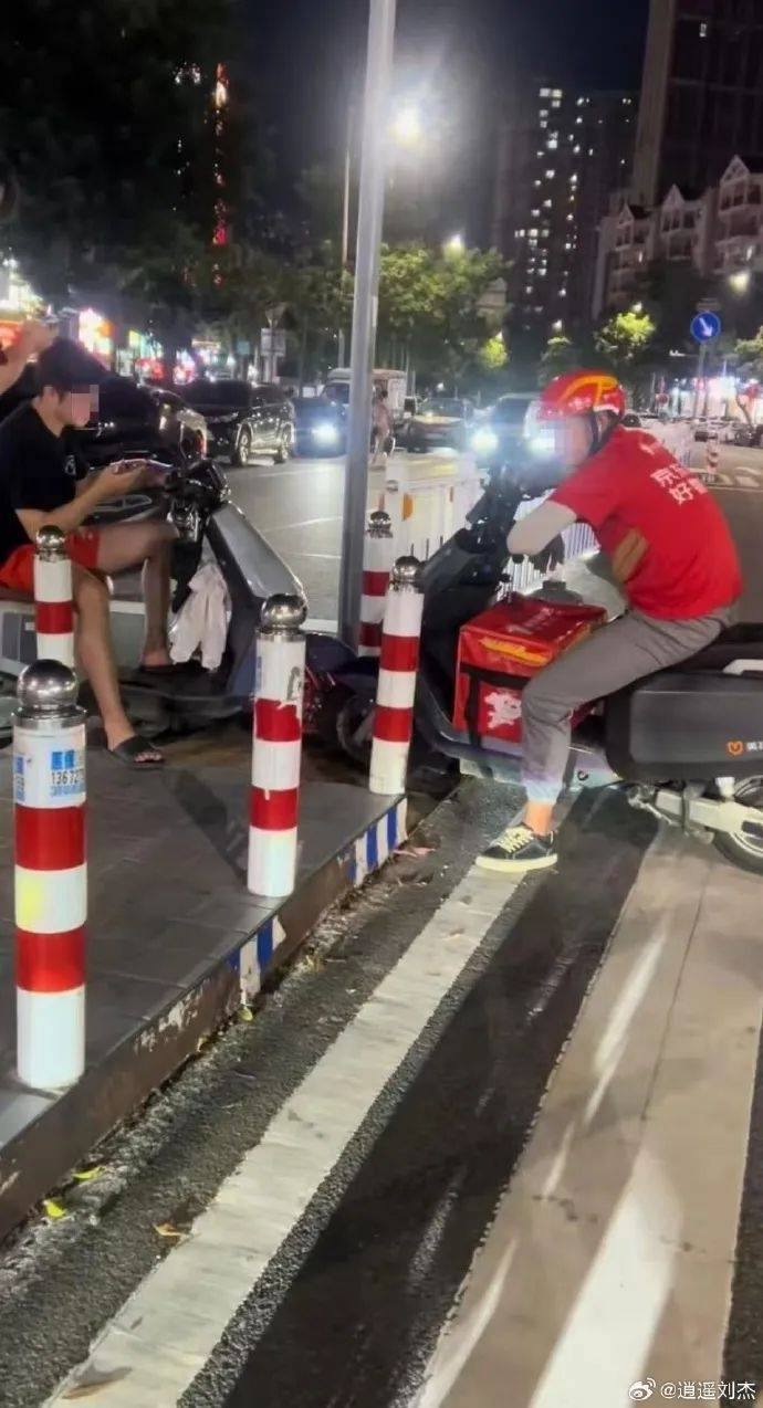 广东2电动车马路上对峙“斗气”从天亮到天黑<strong></p>
<p>杭州理财</strong>，交警回应：将调取事发路段监控依规处理