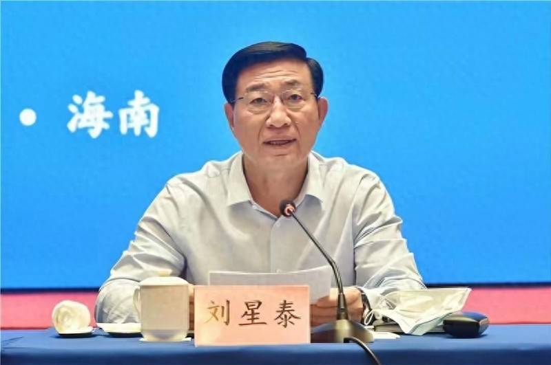 当县长开始贪腐<strong></p>
<p>杭州理财</strong>，21年间受贿3.16亿元，刘星泰被判死缓