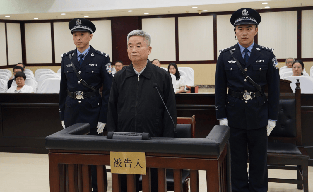 受贿数额特别巨大<strong></p>
<p>杭州理财</strong>，并使国家和人民利益遭受特别重大损失，楼文龙被判无期！