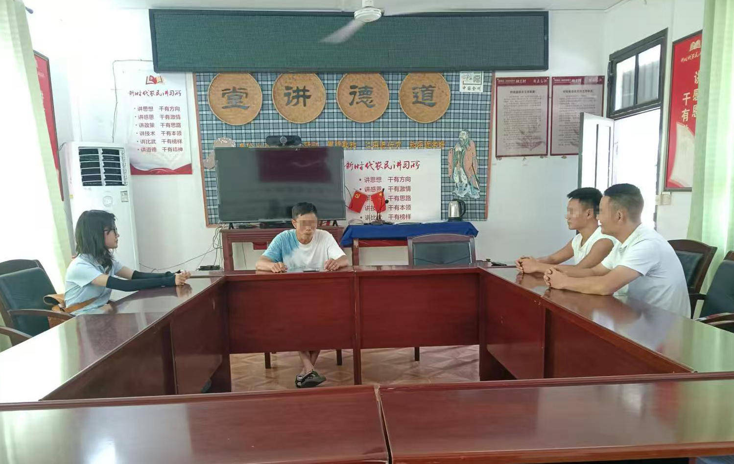 贵州22岁女村支书遇车祸不幸身亡 乡政府工作人员：她上任仅数月<strong></p>
<p>基金理财产品</strong>，开展工作后回村路上遇事故