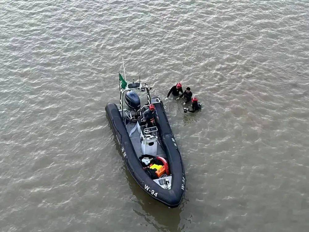 36岁内地男子靠“水下推进器”偷渡至澳门<strong></p>
<p>民生银行理财</strong>，被海关抓个正着，获刑4个月