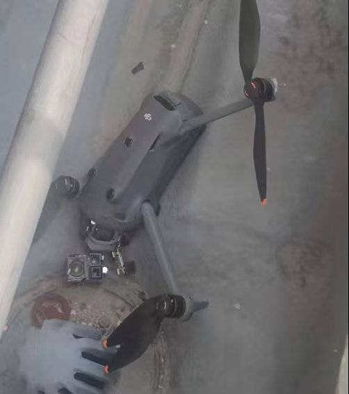 上海3人违规飞无人机将陆家嘴高楼防水层砸出坑<strong></p>
<p>农商银行理财</strong>！类案曾曝光