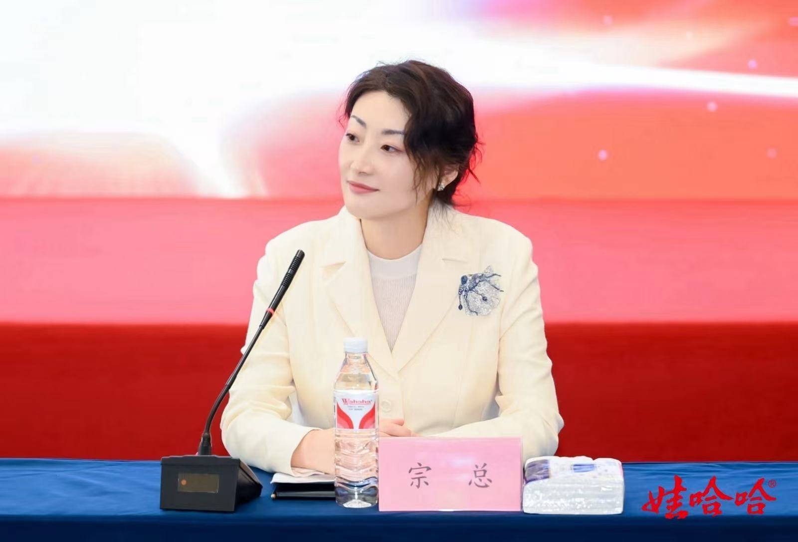 商业头条No.89 | 专访宗馥莉：做一个“追赶者”<strong></p>
<p>农商银行理财</strong>，不急于证明自己