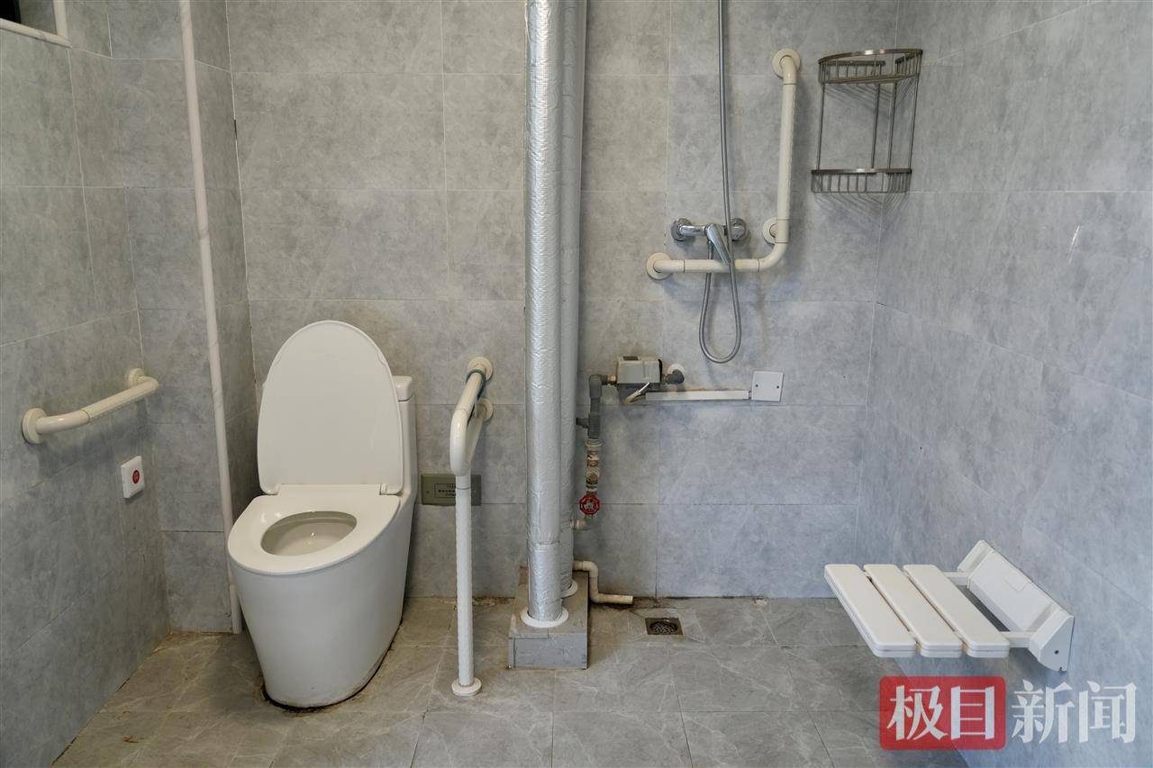 “玻璃娃娃”田艳青踏入武大校园！校方准备无障碍宿舍<strong></p>
<p>平安银行理财</strong>，母亲能同寝陪读