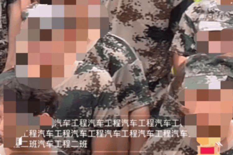 多校出现直播“点名”乱象<strong></p>
<p>平安银行理财</strong>，岂可拿学生开低俗玩笑