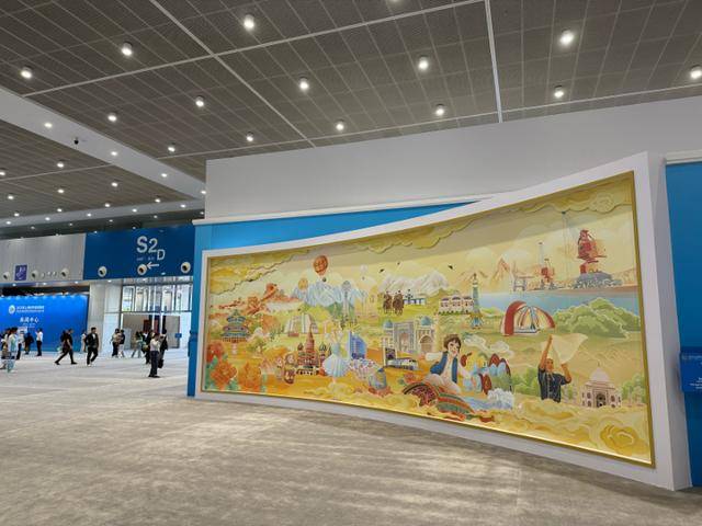 上合天津峰会22米巨幅壁画火出圈<strong></p>
<p>苏理财</strong>，这些中外元素你认出几个？