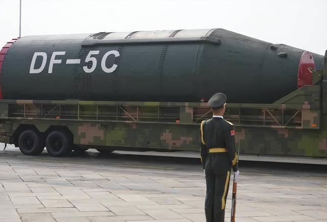 “51”被跳过<strong></p>
<p>20万理财</strong>，东风-61直接登场，比东风-41打的更远、威慑力更强