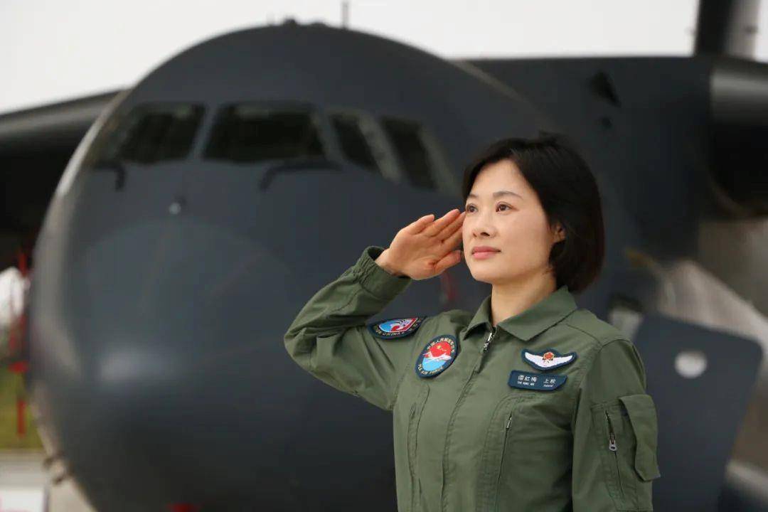 阅兵最帅女机长<strong></p>
<p>20万理财</strong>，是她！