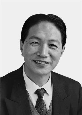 辽宁省人大常委会原副主任毕锡桢逝世<strong></p>
<p>100万理财</strong>，曾任大连市委书记