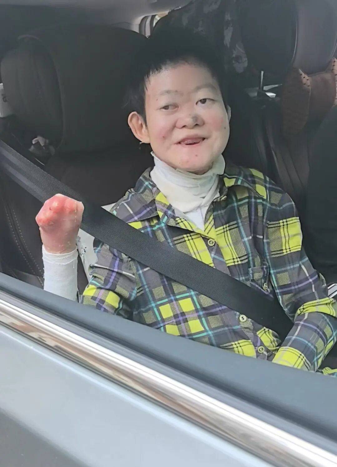 医生断言“活不过2岁”的郑州罕见病女孩<strong></p>
<p>100万理财</strong>，24岁“带伤出征”，开启西藏之行