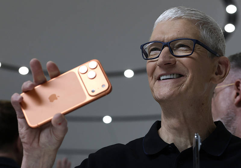 iPhone 17只是开始！苹果将陆续推出10款新品<strong></p>
<p>定投理财</strong>，首款无显示屏智能眼镜也将亮相