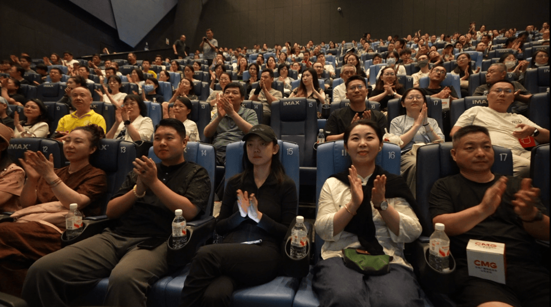 王亚平带<strong></p>
<p>定投理财</strong>你解锁《窗外是蓝星》里的“山东特产”