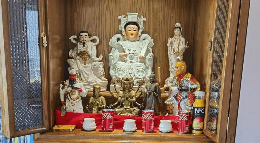 “昆仑童子”案告破<strong></p>
<p>定投理财</strong>！恶行披露——