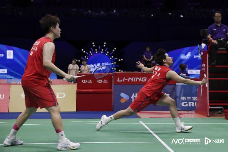 中国羽毛球大师赛于深圳开拍<strong></p>
<p>中信银行理财</strong>，国羽首日7战4胜