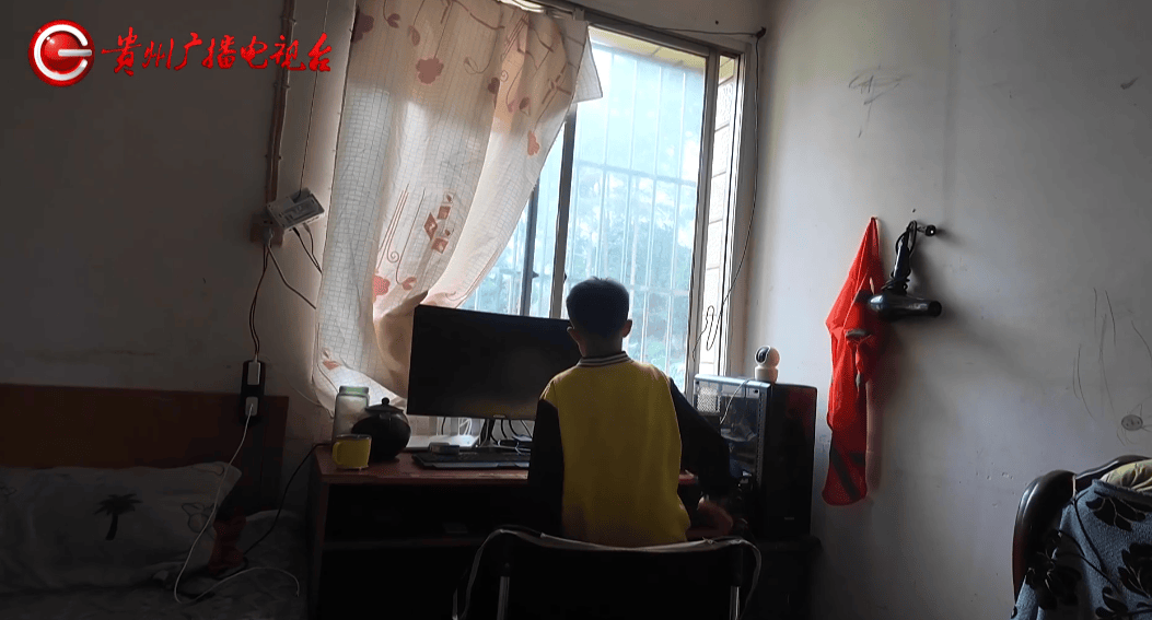 心酸！12岁男孩“独居”贵阳一安置房内<strong></p>
<p>理财定投</strong>，父亲回应：迫于无奈，因为……