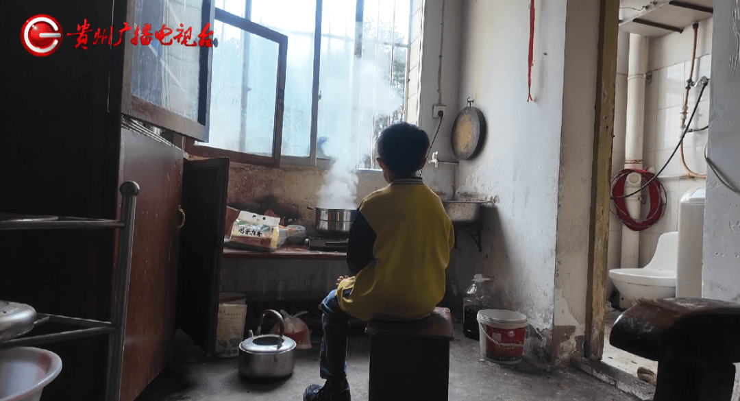 心酸！12岁男孩“独居”贵阳一安置房内<strong></p>
<p>理财定投</strong>，父亲回应：迫于无奈，因为……