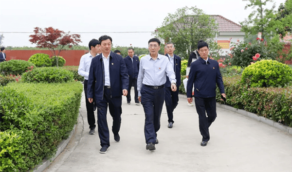 鹤壁市委常委、常务副市长林鸿嘉落马<strong></p>
<p>公司理财产品</strong>，一个月前被罢免