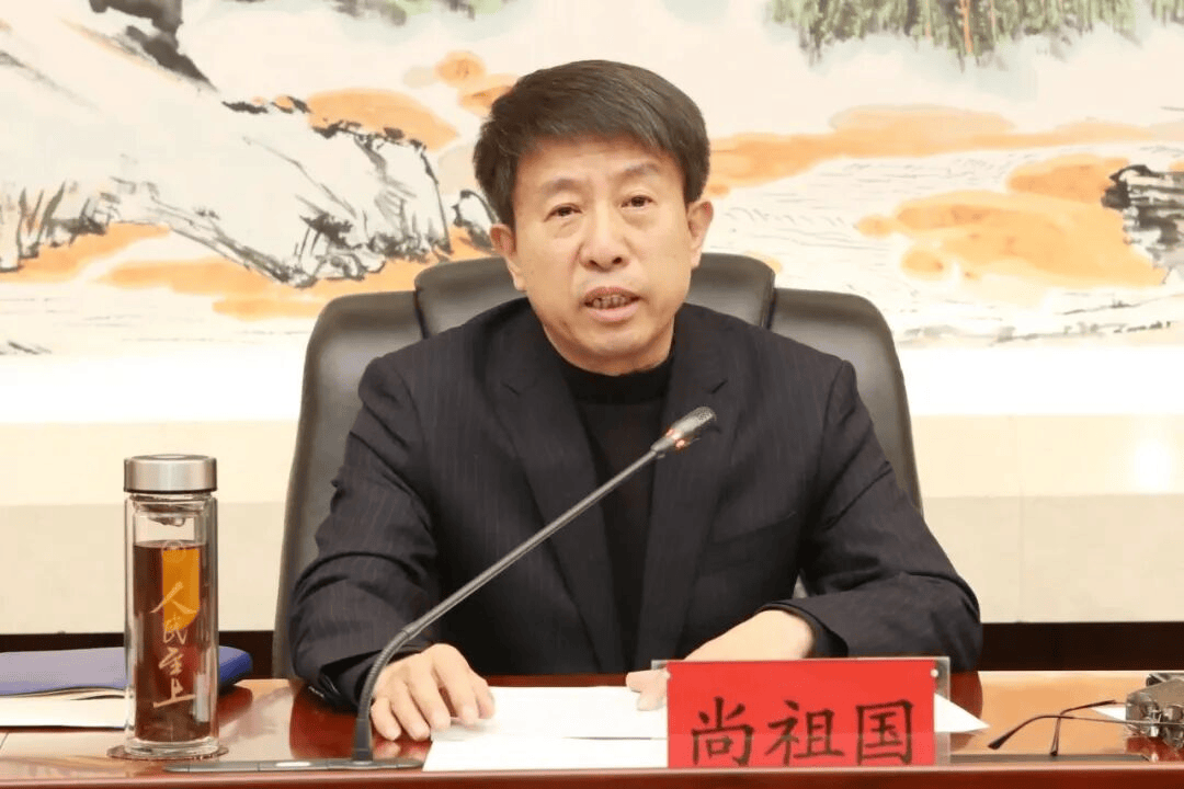 中纪委连发11人被查<strong></p>
<p>大额理财</strong>，副部级“老虎”落马