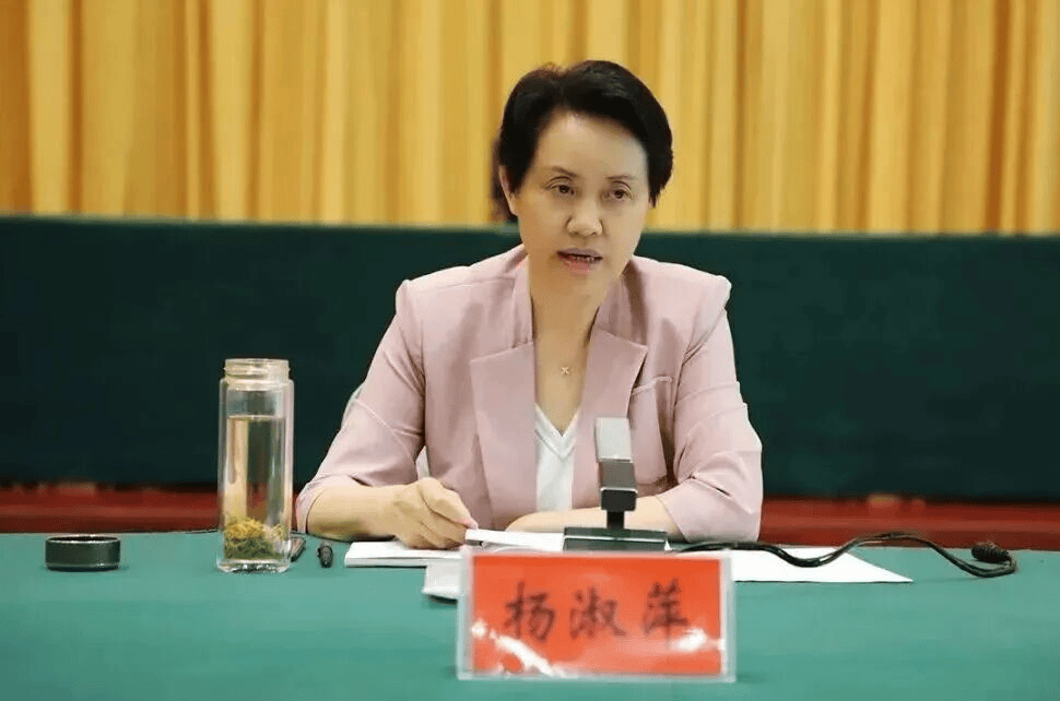 中纪委连发11人被查<strong></p>
<p>大额理财</strong>，副部级“老虎”落马