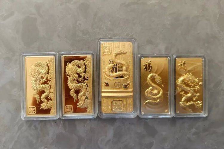 10余万黄金寄出后<strong></p>
<p>陆理财</strong>，男子冲进派出所！