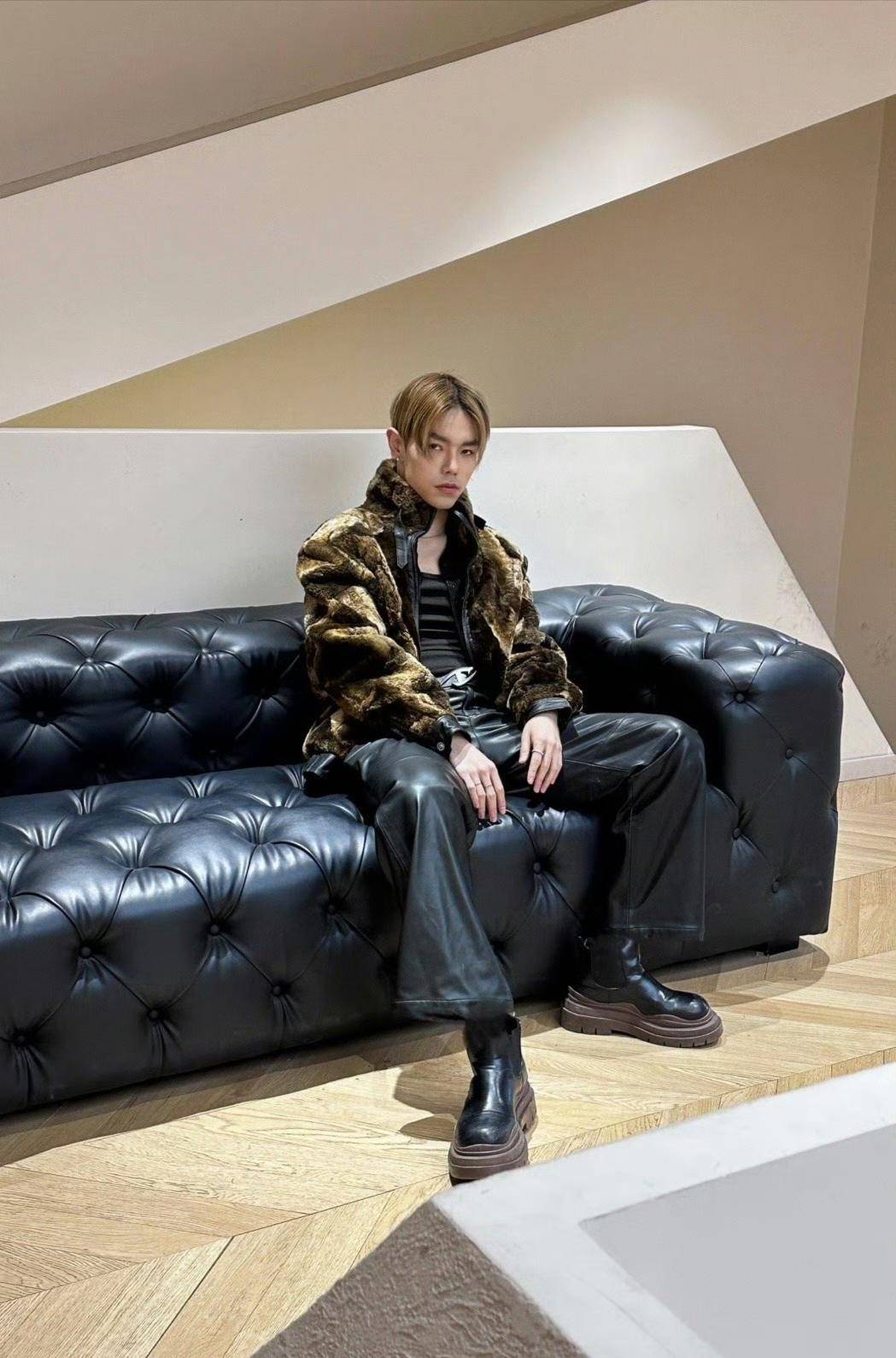 舞者解晓东经抢救无效去世<strong></p>
<p>理财英文</strong>，曾摔伤脑部重度昏迷