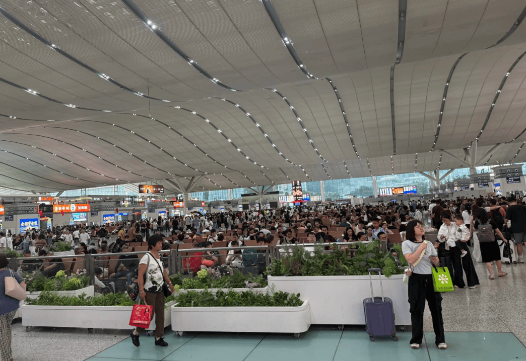 “不亚于春节回家”！凌晨5点<strong></p>
<p>净值理财产品</strong>，深圳有人已经堵在路上……