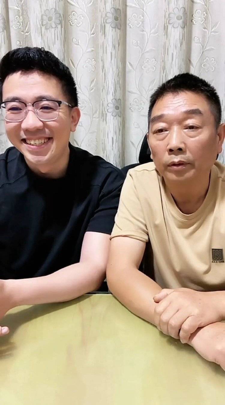 章莹颖男友国庆探望章父并协助直播<strong></p>
<p>理财金融</strong>，网友劝其早点结婚，本人回应