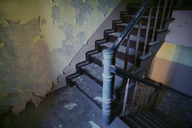 没人住的房子<strong></p>
<p>理财产品净值</strong>,为什么会“老”得特别快?