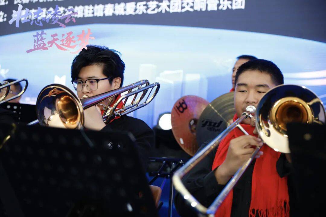 DNA彻底动了!全场跟唱<strong></p>
<p>理财产品净值</strong>,这氛围太顶了!