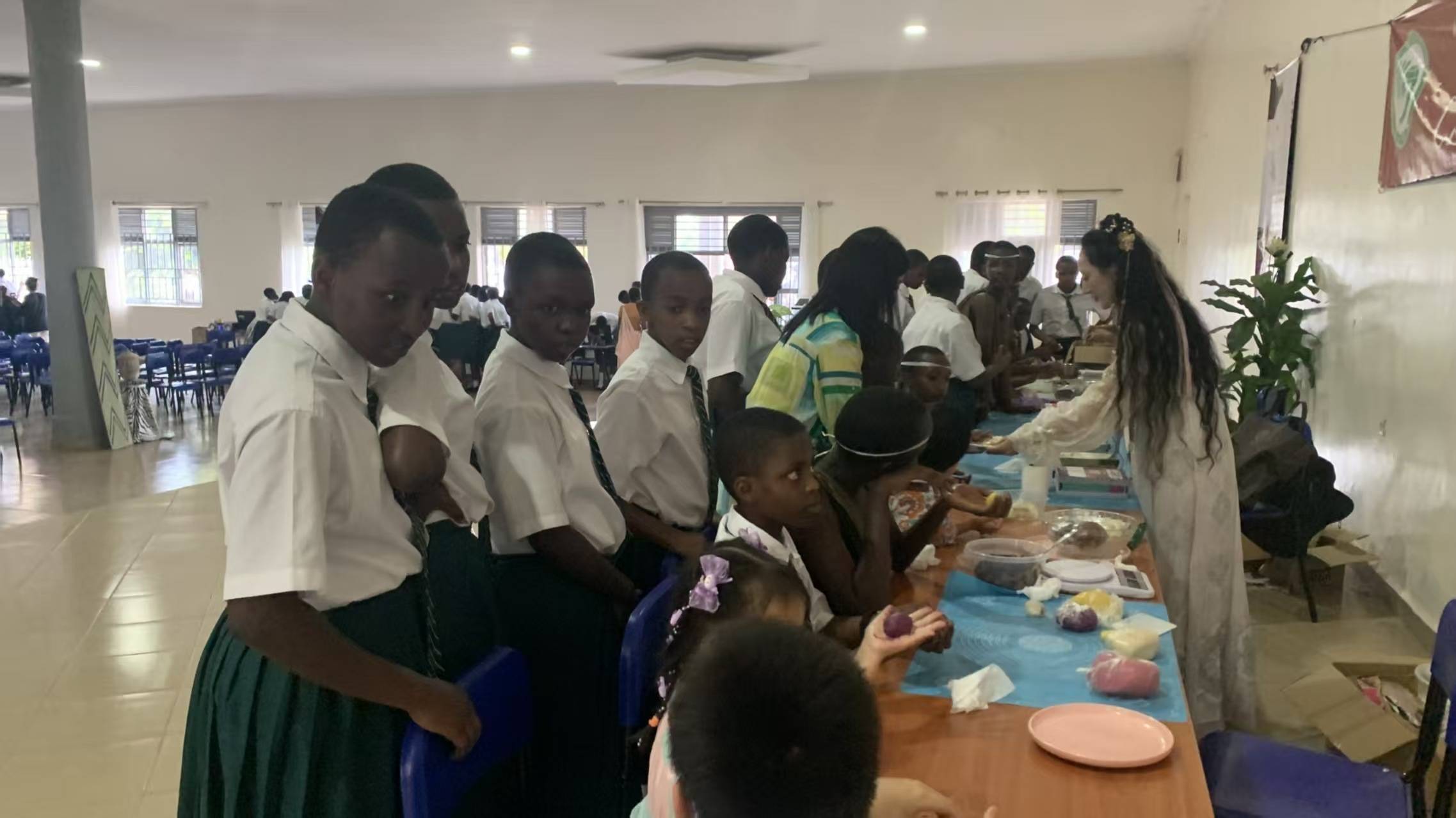 资讯有故事丨赏明月、品月饼……非洲师生沉浸式体验中秋“团圆味”