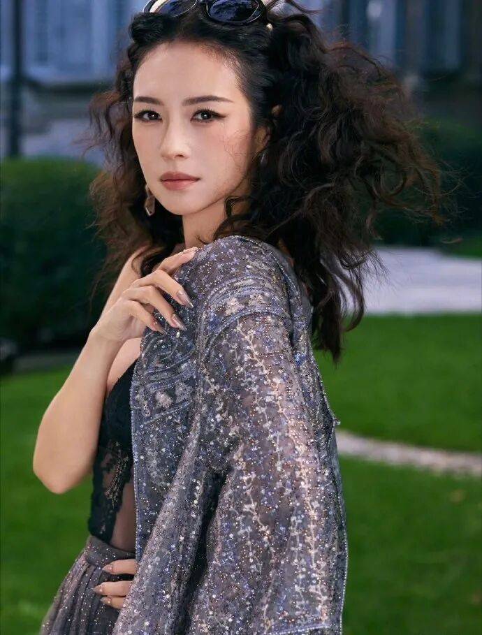 时装周上的女明星<strong></p>
<p>理财产品净值</strong>,秋冬氛围感一键封顶!