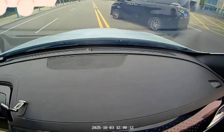 婚庆司机恶意别车后谎称自己是公安人员<strong></p>
<p>理财产品净值</strong>，涉嫌危险驾驶罪被采取刑事强制措施，律师：或被判处拘役并罚款