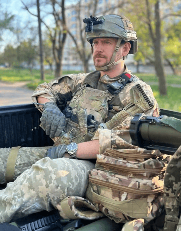 乌军一英国雇佣兵返乡后开枪自杀:年仅40岁<strong></p>
<p>理财产品净值</strong>,曾在前线失去左腿