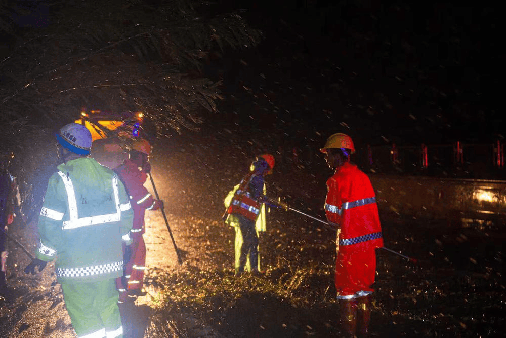 全力抢通中秋团圆路<strong></p>
<p>理财产品净值</strong>,粤西14条受台风影响高速解封