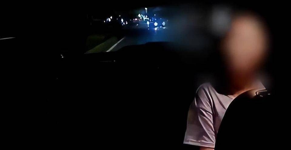 女子打车不给高速过路费<strong></p>
<p>理财系统</strong>,扬言“没钱我不给,有钱我也不给” !司机将其送回起点