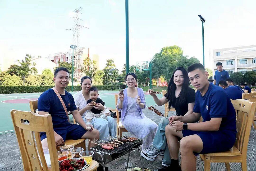 月满红门家更圆|中秋家属来队共话团圆时