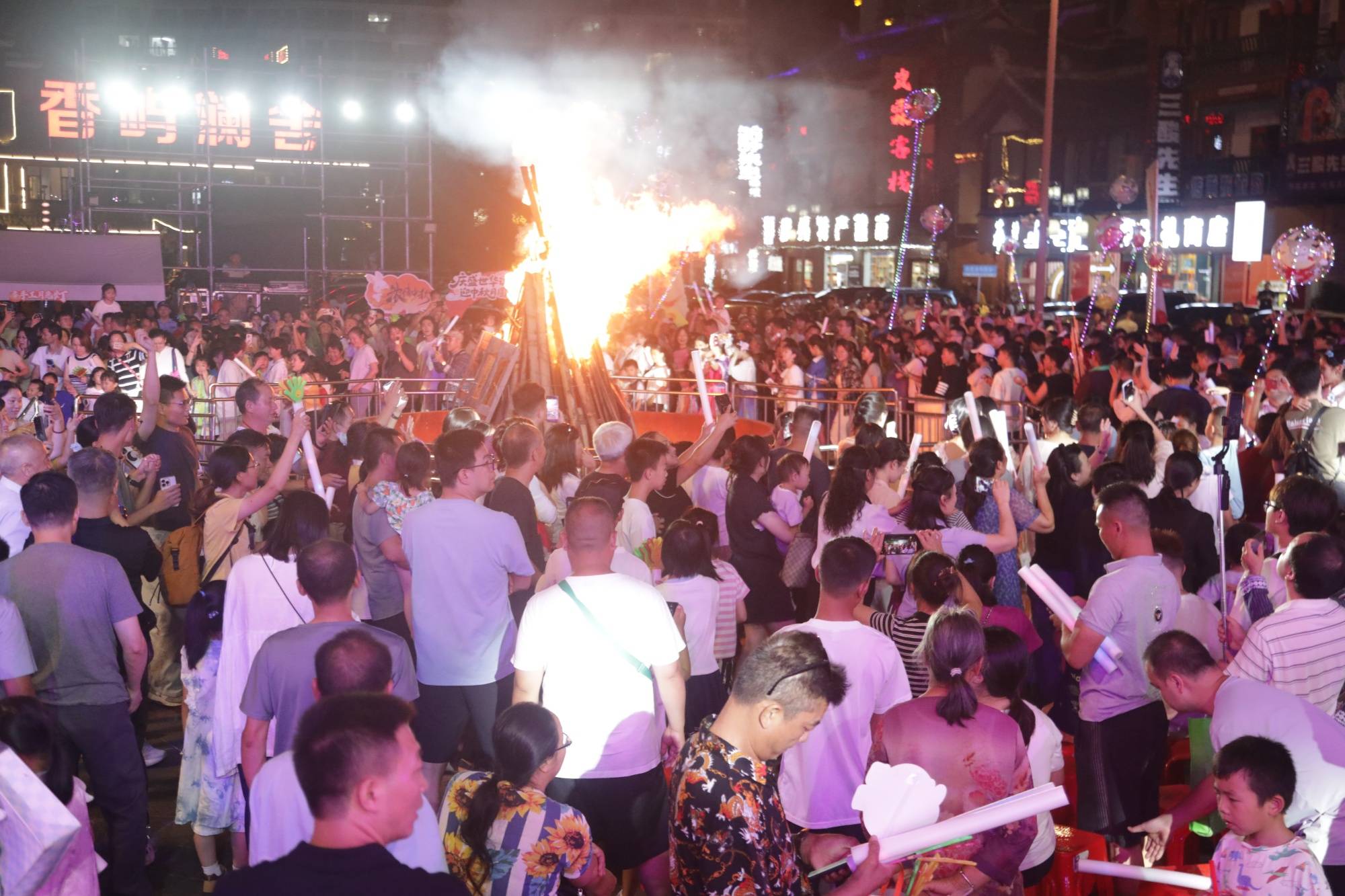 月映火塘 悦唱荔波<strong></p>
<p>理财系统</strong>!这场中秋音乐晚会点燃团圆夜