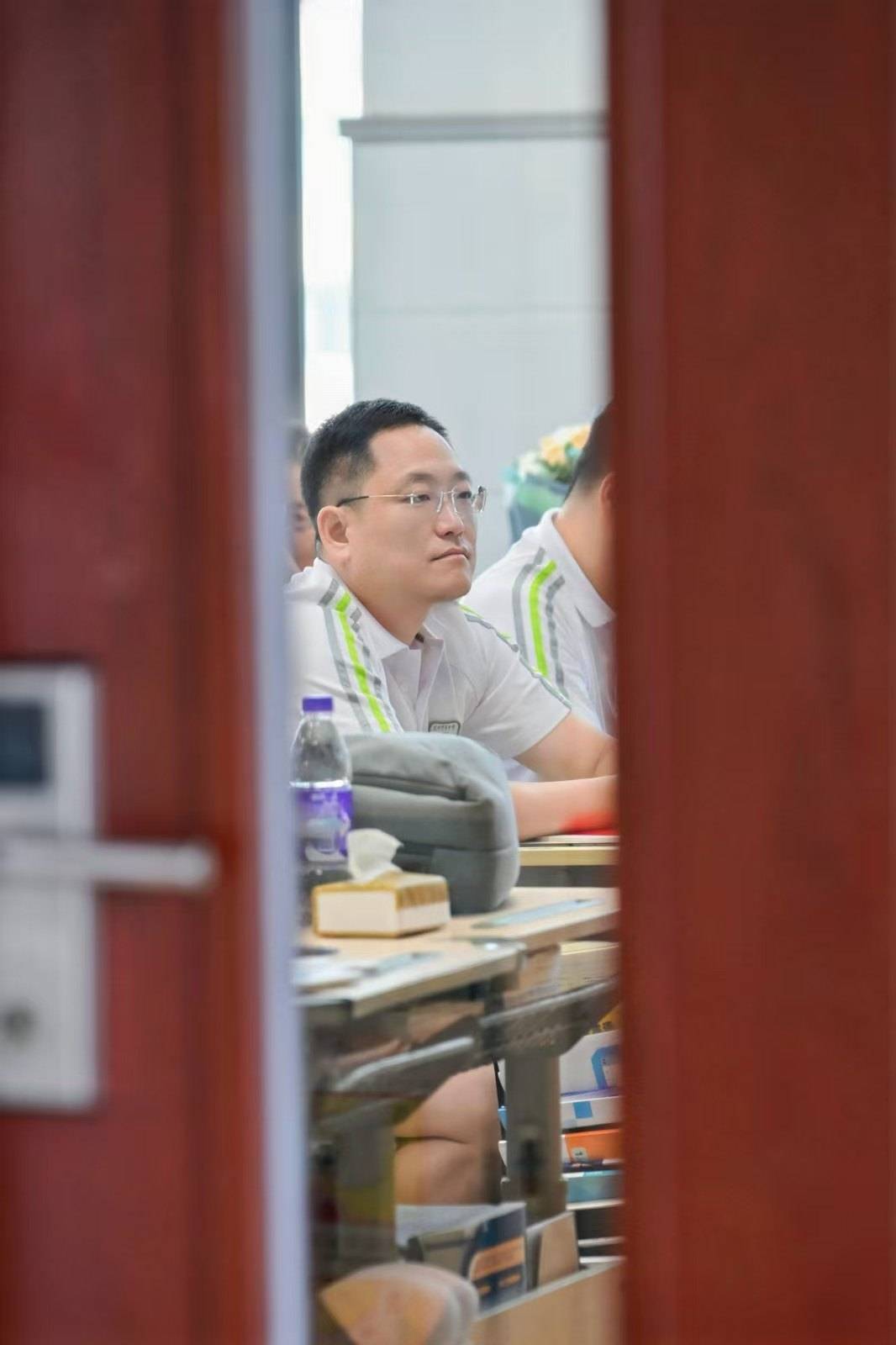 那个让老师骄傲的“调皮”班级!30年同学聚会<strong></p>
<p>爱理财</strong>,还伴有一封来自贵州的感谢信