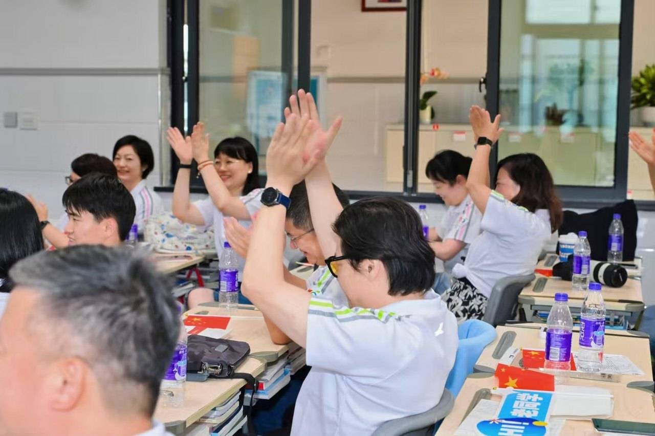 那个让老师骄傲的“调皮”班级!30年同学聚会<strong></p>
<p>爱理财</strong>,还伴有一封来自贵州的感谢信