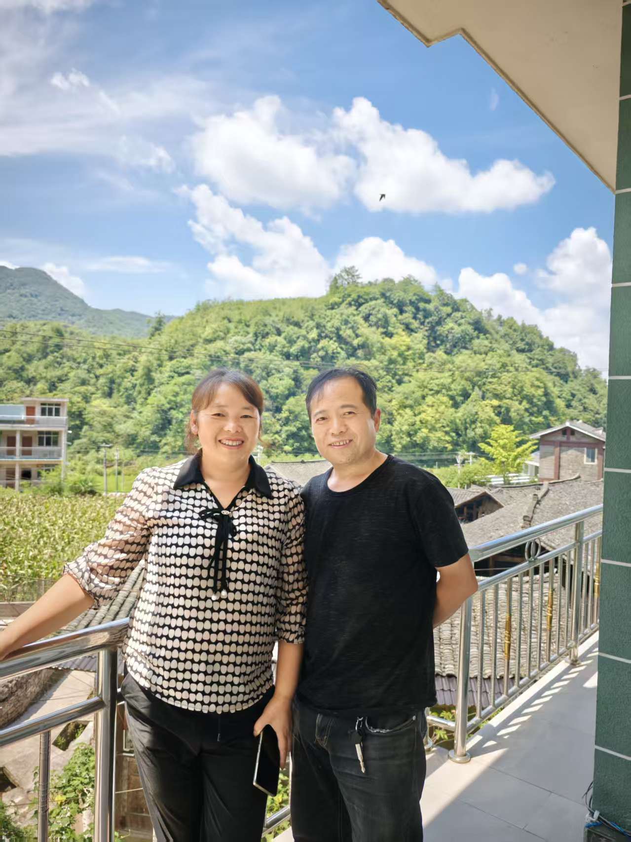 那个让老师骄傲的“调皮”班级!30年同学聚会<strong></p>
<p>爱理财</strong>,还伴有一封来自贵州的感谢信