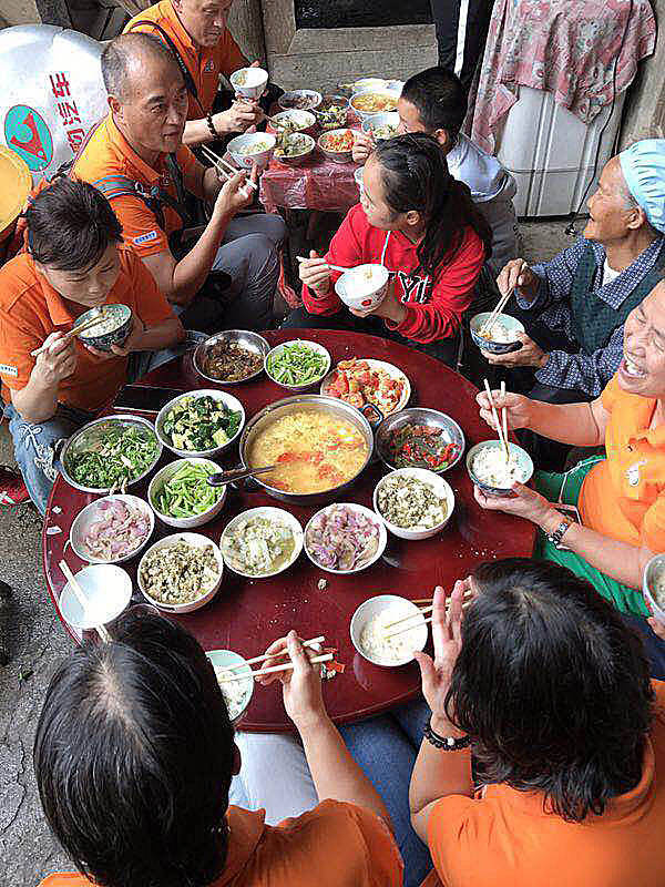 那个让老师骄傲的“调皮”班级!30年同学聚会<strong></p>
<p>爱理财</strong>,还伴有一封来自贵州的感谢信