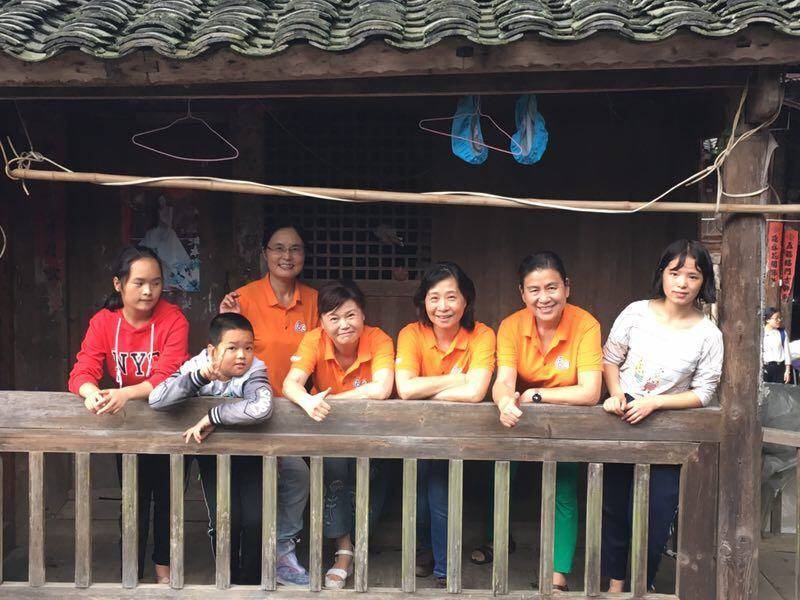 那个让老师骄傲的“调皮”班级!30年同学聚会<strong></p>
<p>爱理财</strong>,还伴有一封来自贵州的感谢信