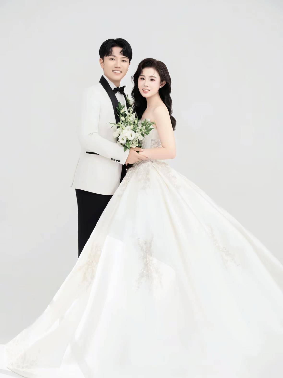 “千万富翁”解克锋儿子解清帅将举办婚礼<strong></p>
<p>光大银行理财</strong>,解克锋:很开心,邀请了部分寻亲家长参加