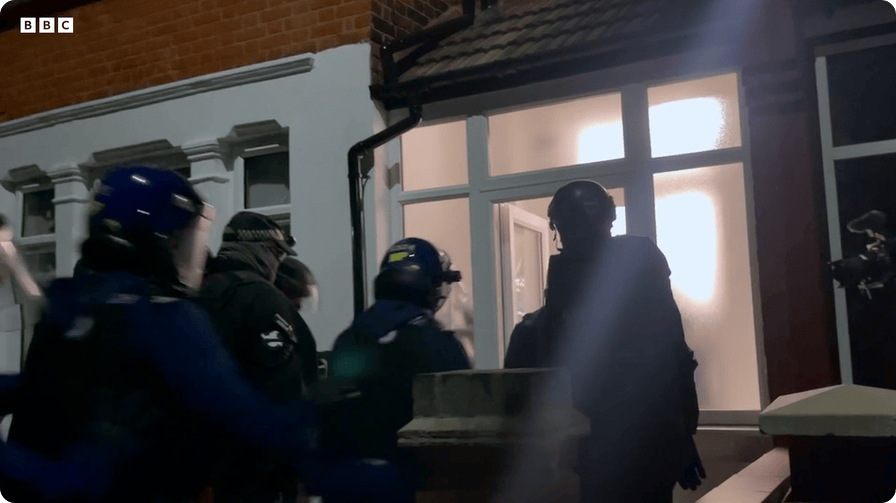 凯特患癌竟因辉瑞疫苗?伦敦4万被盗手机直飞香港<strong></p>
<p>光大银行理财</strong>,比贩毒暴利产业链曝光…