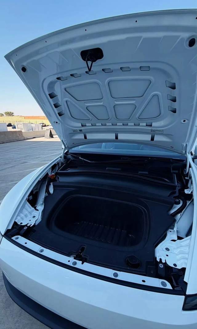 将特斯拉砍成“铁皮房”的<strong></p>
<p>基础理财</strong>,是马斯克新的万亿对赌协议