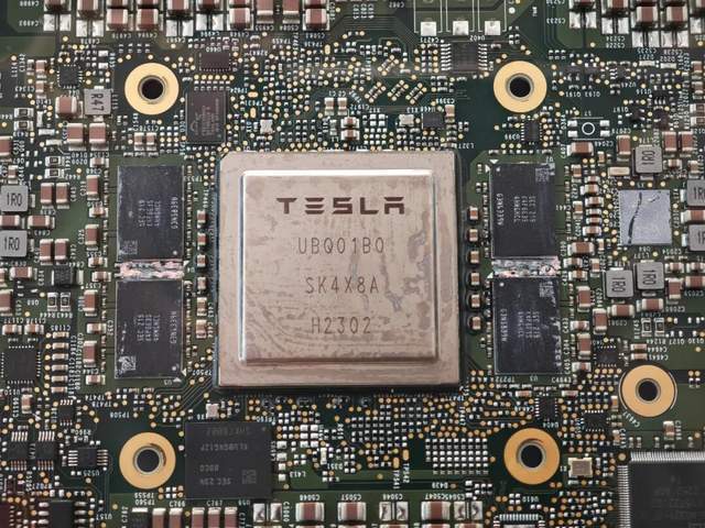 将特斯拉砍成“铁皮房”的<strong></p>
<p>基础理财</strong>,是马斯克新的万亿对赌协议