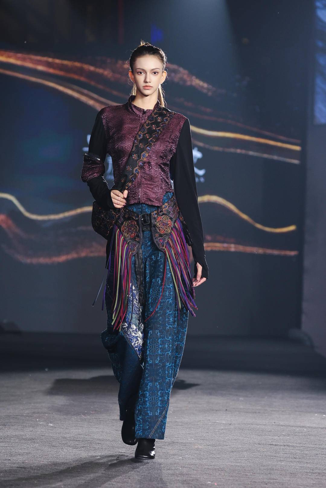 非遗惊艳、萌娃抢镜、大码模特出圈<strong></p>
<p>理财教程</strong>!南京国际时尚周看点太密