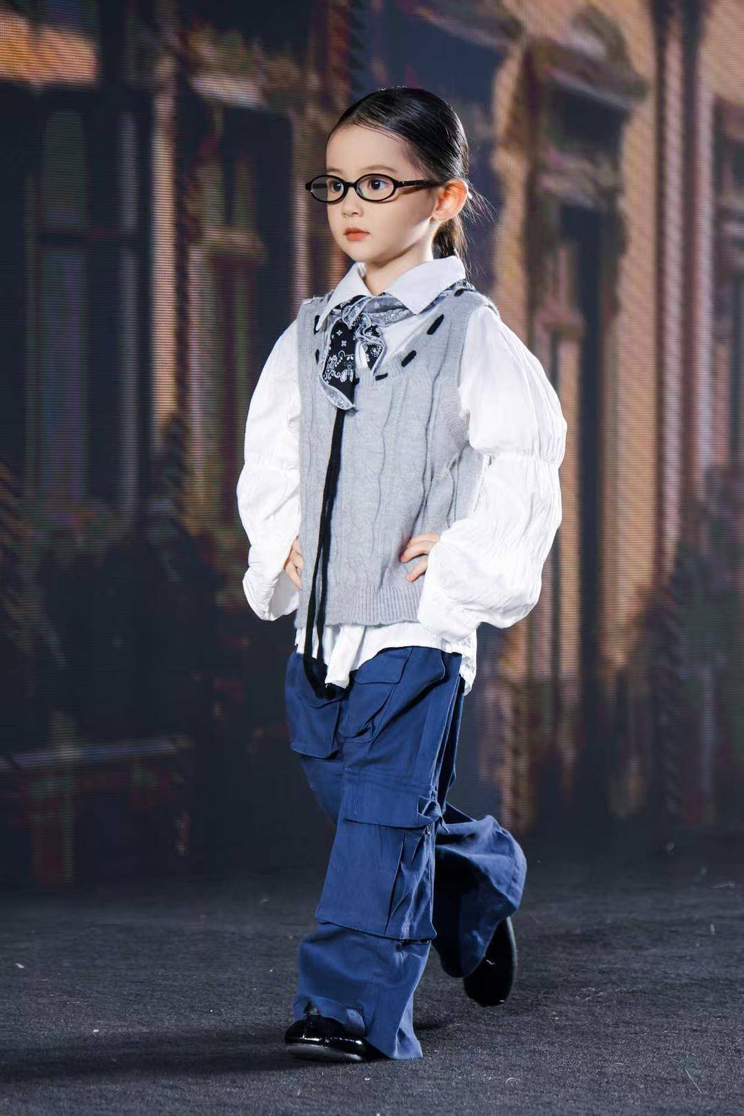 非遗惊艳、萌娃抢镜、大码模特出圈<strong></p>
<p>理财教程</strong>!南京国际时尚周看点太密