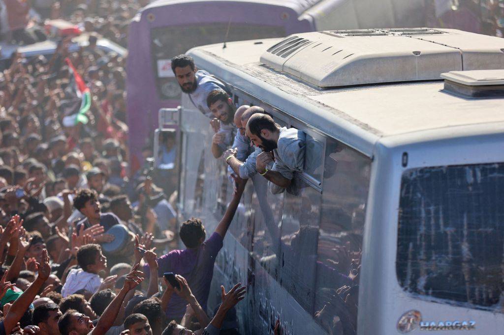 圆桌|美以宣布“加沙战争”结束<strong></p>
<p>微信的理财</strong>,模糊的协议承载不了巴以和平