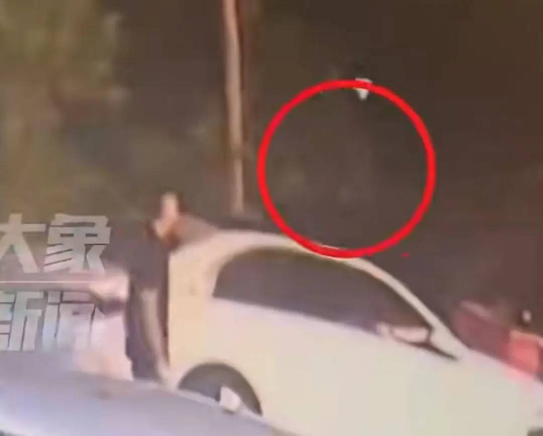 6人开奔驰去餐馆消费370元逃单，老板：追出去只扫了50元